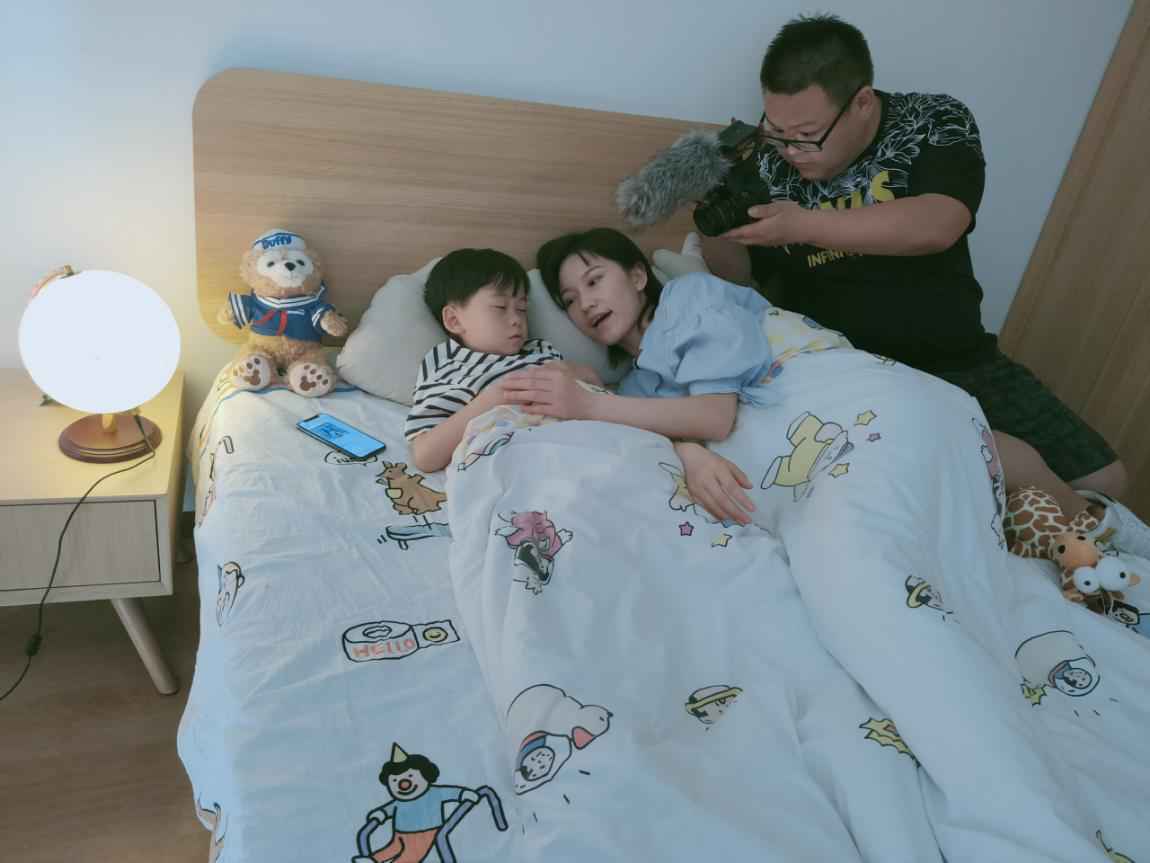 喜聚星旗下签约艺人吴培郡受邀参与荔枝FM广告拍摄