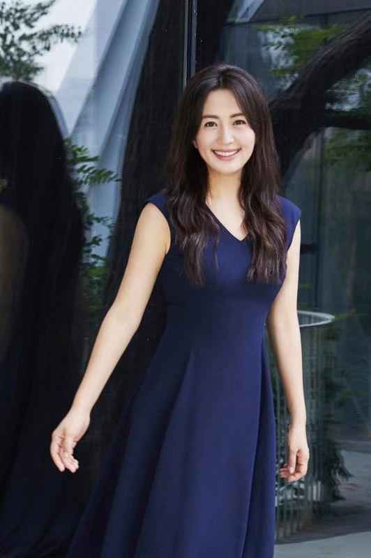 杨童舒质感写真曝光 演绎最帅工装风