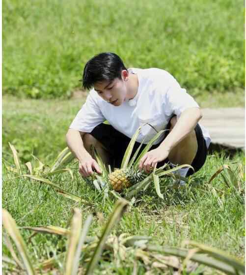 许光汉像是去陌生亲戚家的我