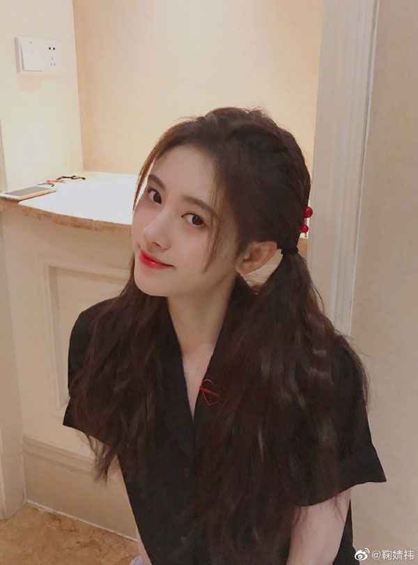 鞠婧祎 李艺彤 黄婷婷！坐过这个位置的都是“潜力股”！