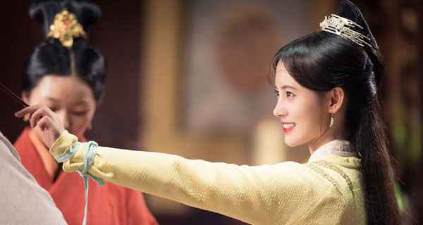 鞠婧祎 李艺彤 黄婷婷！坐过这个位置的都是“潜力股”！