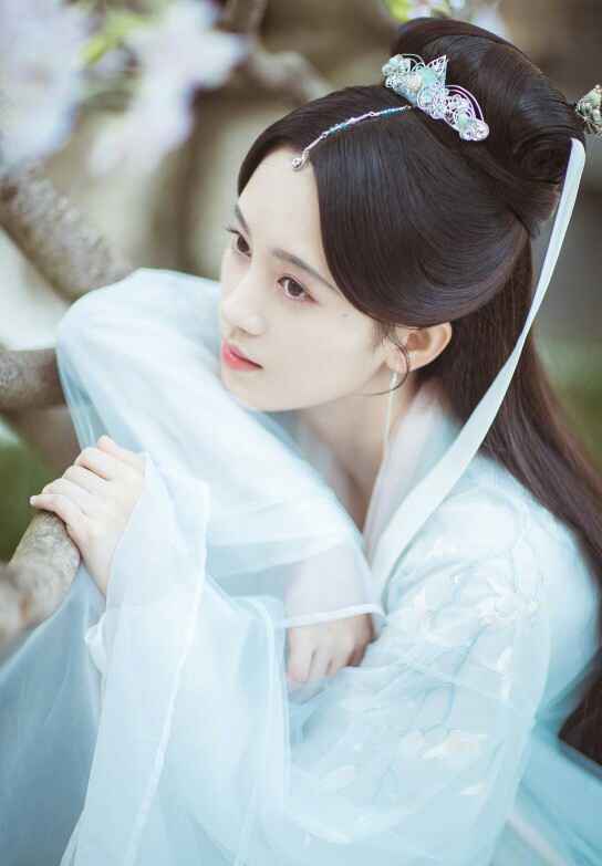 鞠婧祎 李艺彤 黄婷婷！坐过这个位置的都是“潜力股”！