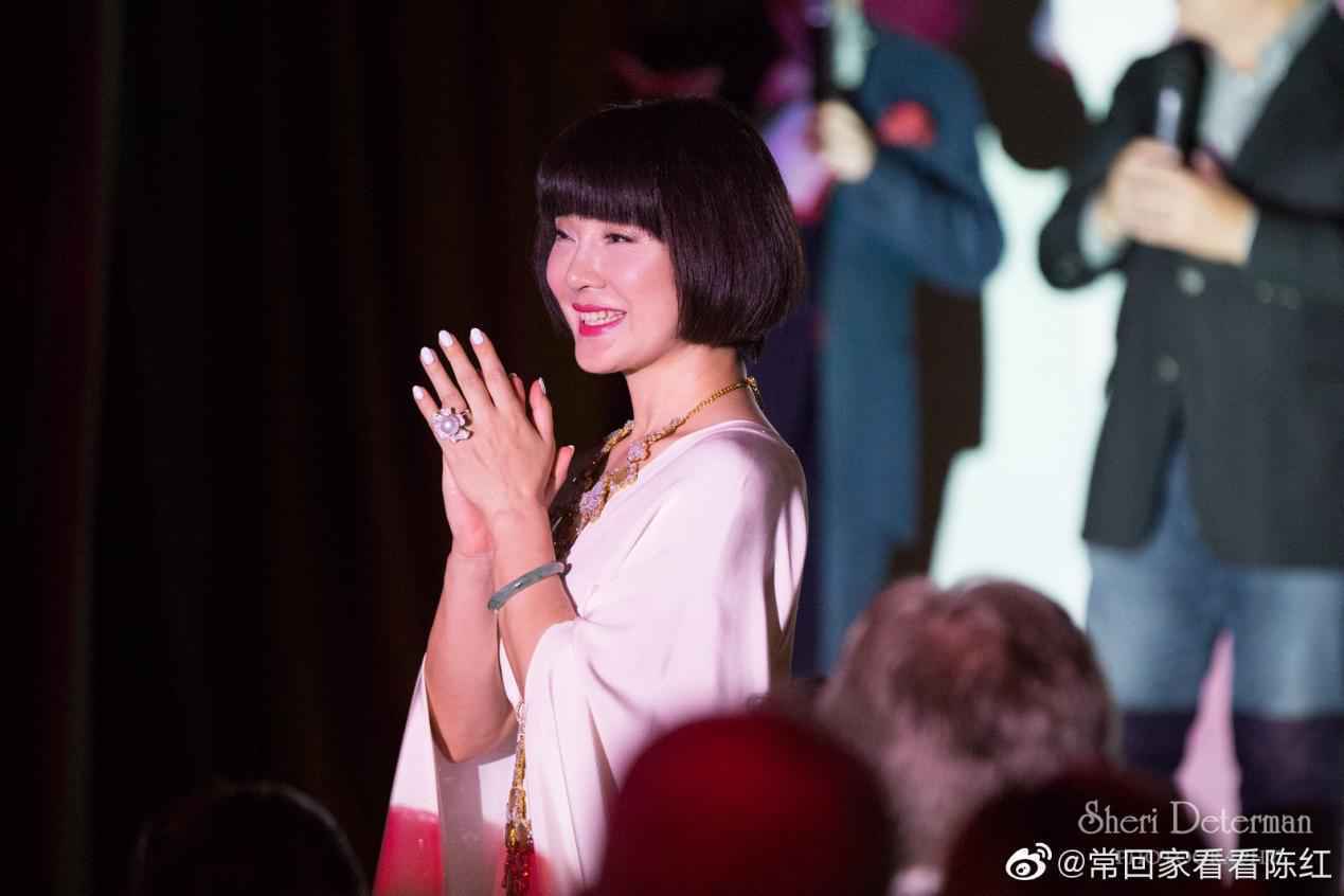 《常回家看看》原唱陈红婚变后险瘫痪 康复后热心公益大跳“健康舞”