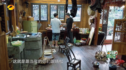 “小鲜肉”与“老腊肉”的碰撞小度用歌声消除年龄差距带来的小隔阂