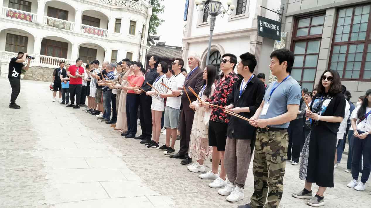 魏巍出演动作片帅酷造型引期待
