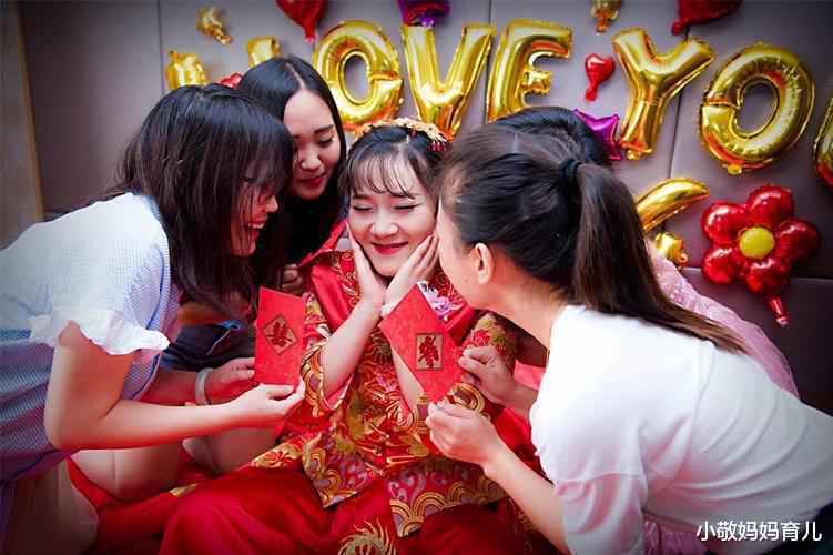 同学结婚我随礼600，今年我结婚，红包里的小纸条让我怀疑人生
