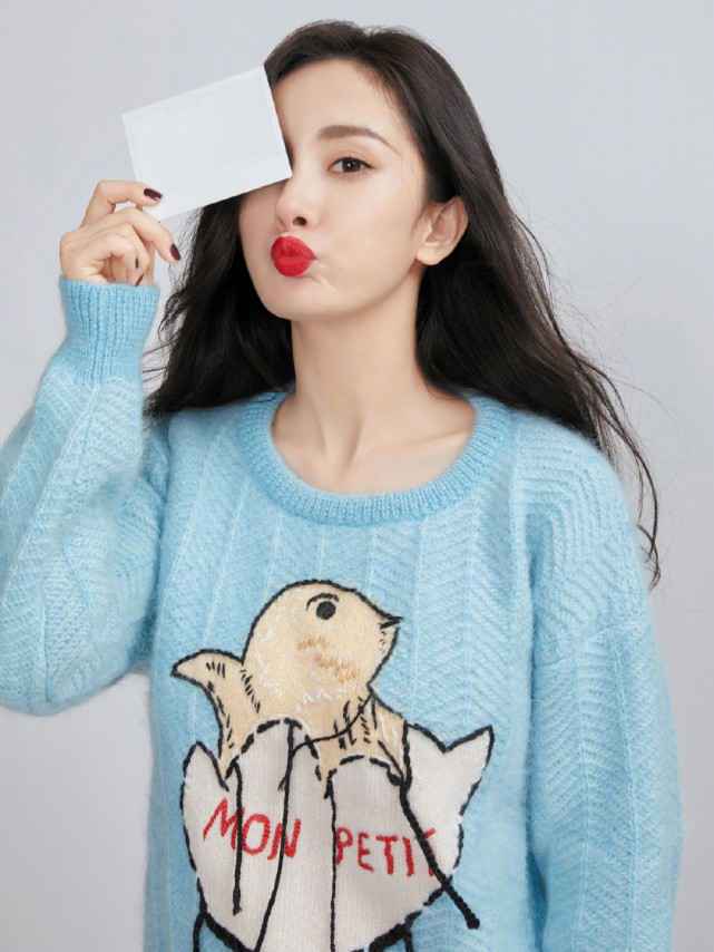 杨幂大粉号召粉丝在赵丽颖生日提没婚礼膈应她，还刷屏点起了蜡烛