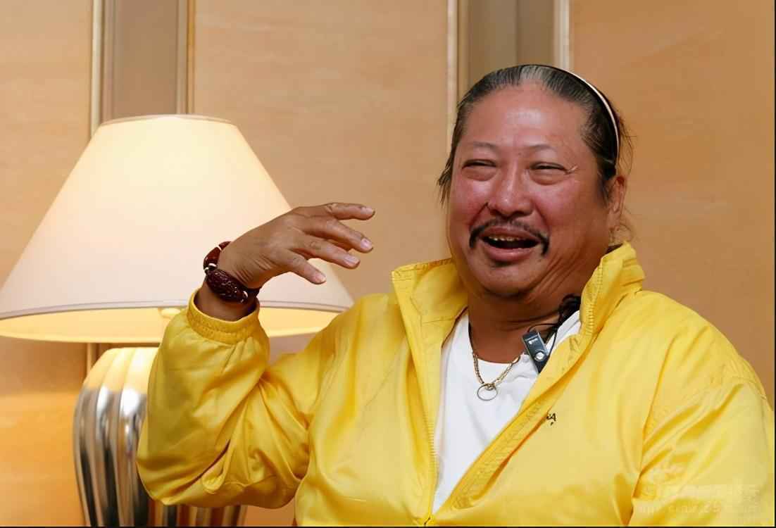 洪金宝35岁儿女还没嫁，声称“世界第一漂亮”，看到照片我信了！