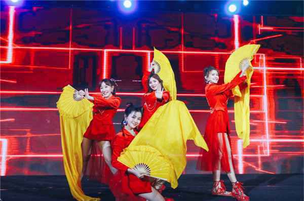  东方少女再荣获年度媒体关注国潮女团