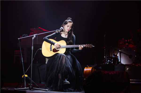  欧阳娜娜音乐会南京首场开唱