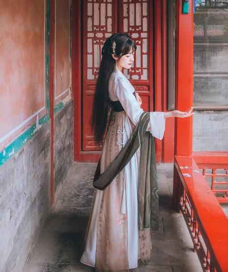 徐娇故宫拍摄绝美古风大片清秀出尘宛若女神