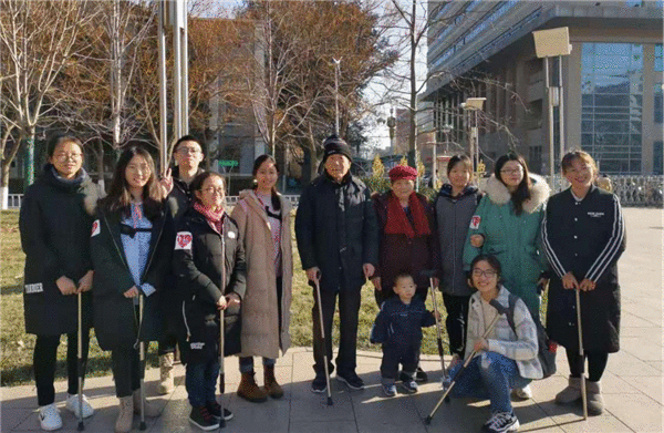  《100个百岁老人的传奇》引发社会热潮