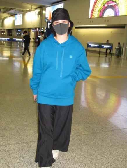 阿娇返港大方展示伤口 3个月后或需再做磨皮手术