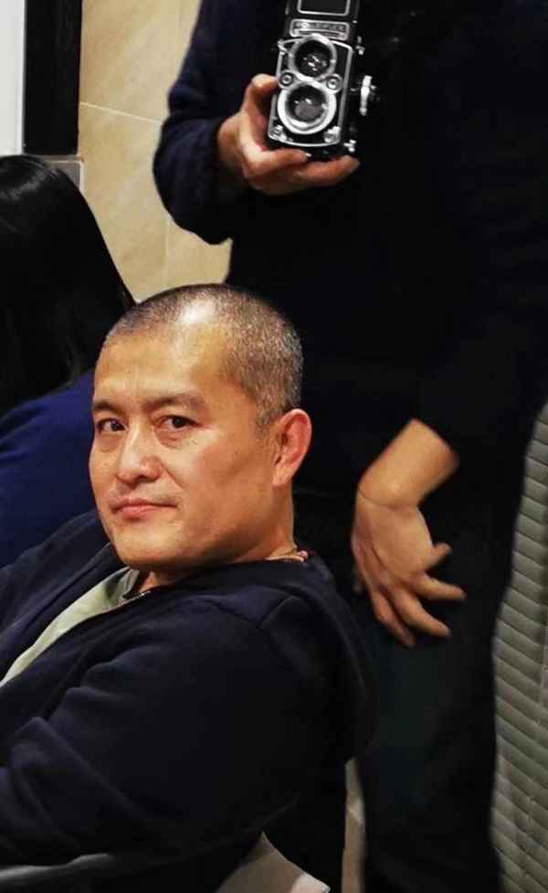 《来都来了》曝光片名版海报