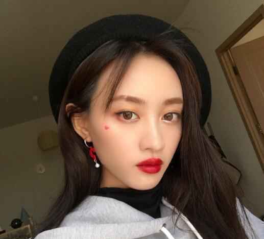 黄婷婷单方面解约