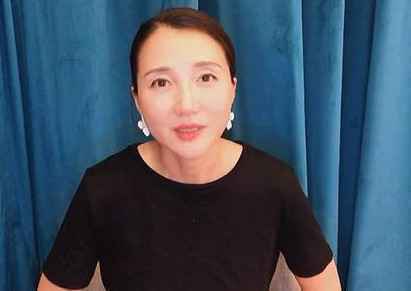 阿朵为宋小女唱歌《世间没有一无所有的人》
