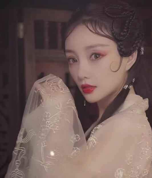 李小璐久违扮古装