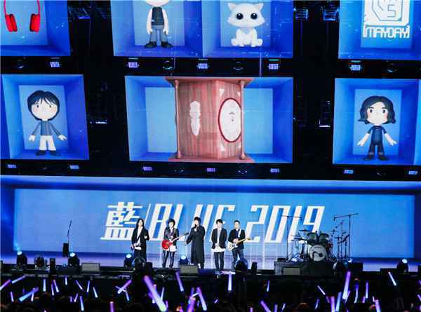  五月天跨年赶场伴歌迷迎2020
