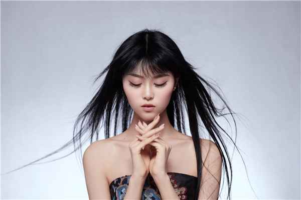  曦诺首张同名专辑正式发布