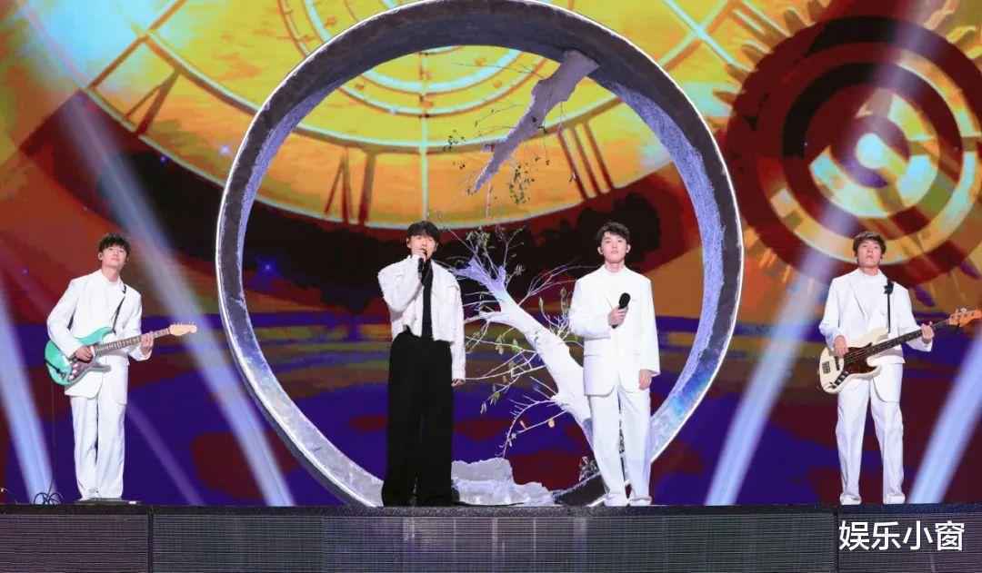 《中国好声音》单依纯夺冠悬念不大，只是没猜到亚军会是他们！