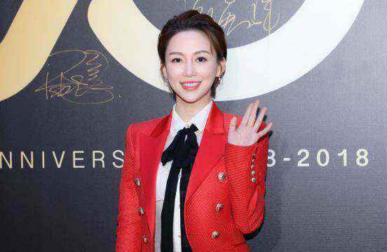 潘晓婷获“中国体育20年突破奖” 大方“表白”台球欲寻求新突破