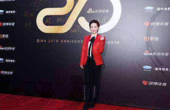 潘晓婷获“中国体育20年突破奖” 大方“表白”台球欲寻求新突破