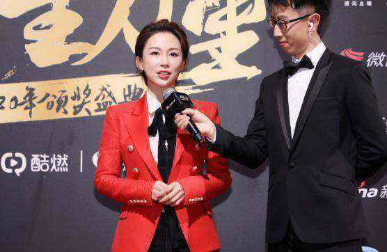 潘晓婷获“中国体育20年突破奖” 大方“表白”台球欲寻求新突破