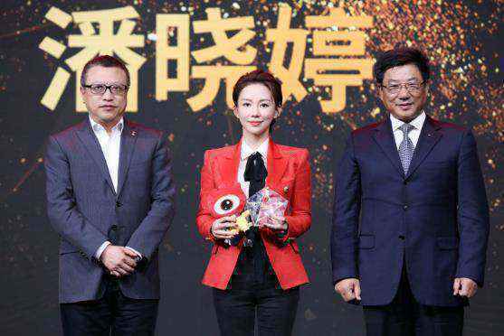 潘晓婷获“中国体育20年突破奖” 大方“表白”台球欲寻求新突破