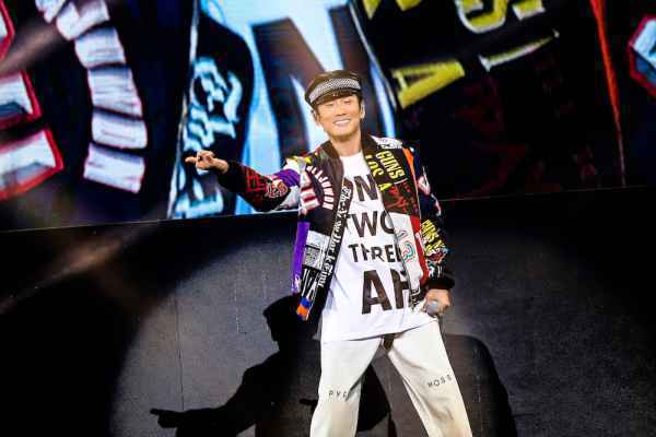 杜德伟“起来”演唱会北京开唱