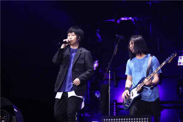  “天后”孙燕姿助阵五月天“最完美阵容