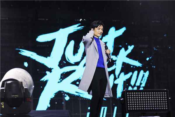  “天后”孙燕姿助阵五月天“最完美阵容