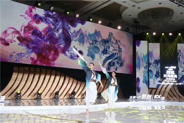  罗嘉孟表演《梁祝》掌声不断