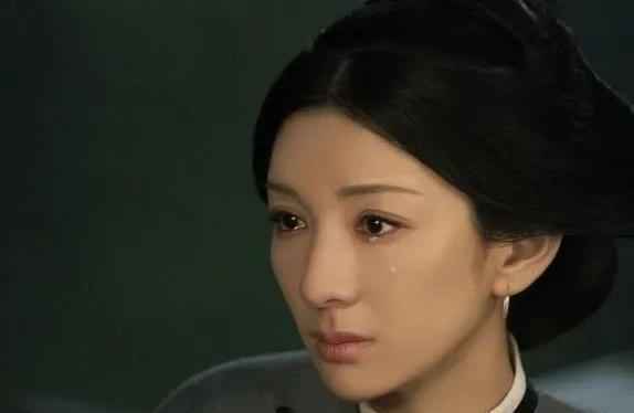 于正新剧妆发太丑，杨蓉蒋勤勤都撑不起，黄奕却意外的好看