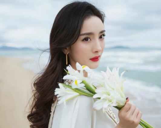 杨幂海边写真曝光