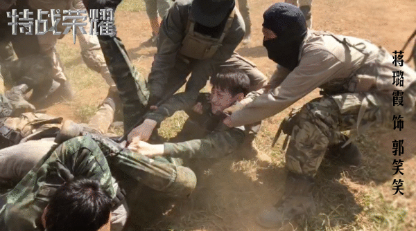 光鲜亮丽的角色背后是满负伤痕的演员