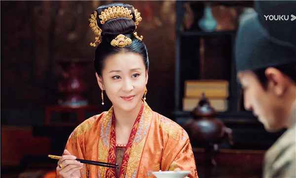  苗圃《鹤唳华亭》步步“笑”营