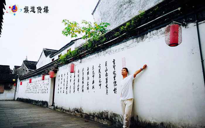著名歌词作家陆新桥其人其词