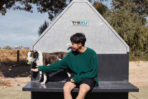  猫本少年伍嘉成个人写真集今日正式公开