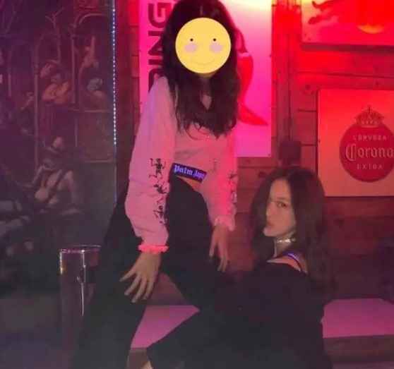 李嫣否认逛夜店