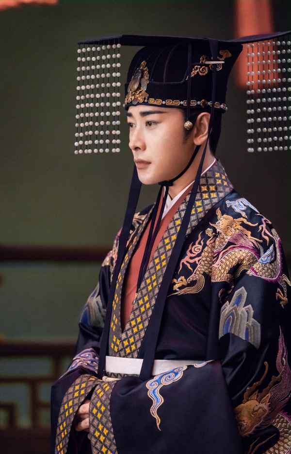  《鹤唳华亭》罗晋大婚自称“难神”
