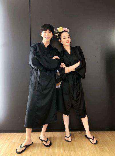 韩火火米兰走秀 化身“彩虹骑士”为迪丽热巴保驾护航