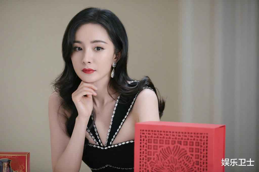 赵丽颖客串《唐探3》？粉丝大咖换头像宣传电影，却被发现与杨幂新片有