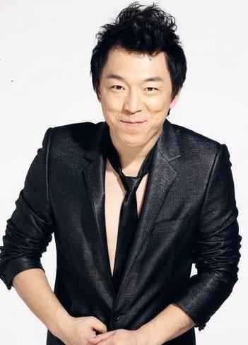 黄渤“隐藏”13年的老婆，原来是我们熟悉的她，难怪不娶林志玲