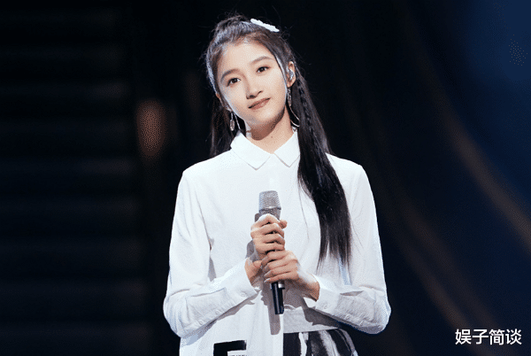 “最受欢迎”女演员洗牌：杨紫第6，毛晓彤空降第3，榜首终于易主