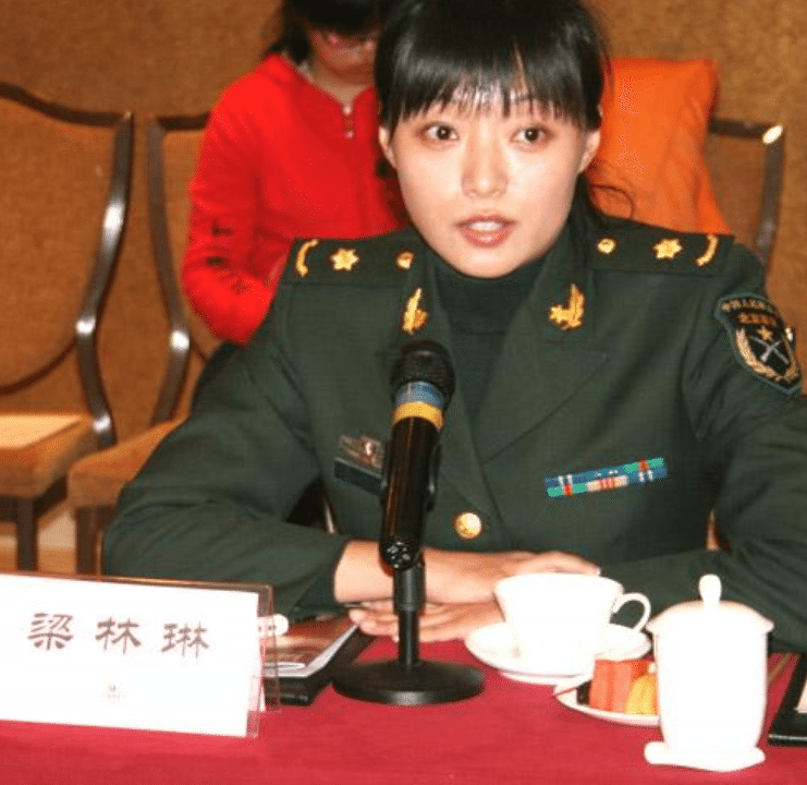 2005年，梁林琳演了《亮剑》秀芹，此后她无法摆脱李云龙的名字