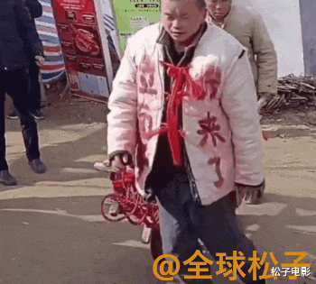 拉面哥爆红成了“照妖镜”，各路奇怪网红齐聚上演“群魔乱舞”