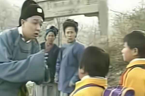 20年前，有谁注意到焦恩俊身边的龙套演员，如今已成国际影帝