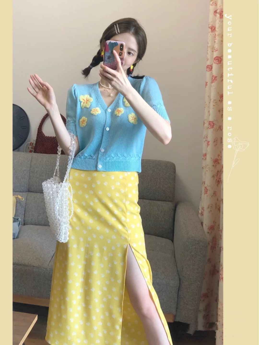 夏日裙装“小心机”，开叉半身裙来啦，这几种搭配显瘦又好看